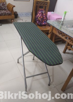 Foldable Iron Stand